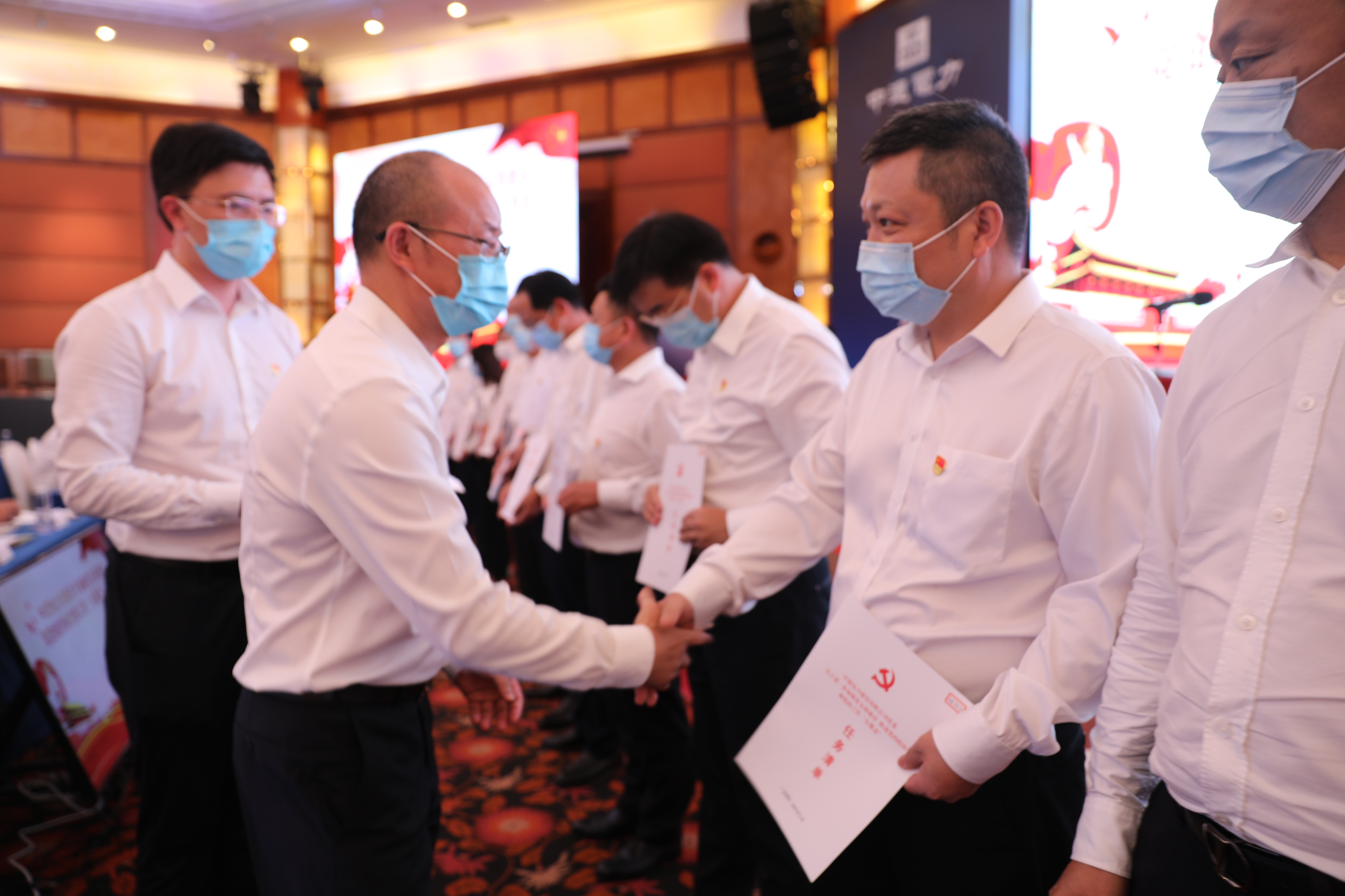 发放《任务清单》2.JPG 发放《任务清单》2.JPG